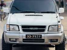 https://riyasewana.com/uploads/isuzu-bighorn-1989-59382012442.jpg