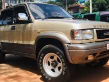https://riyasewana.com/uploads/isuzu-bighorn-1990-721044612841.jpg
