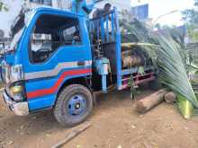 Isuzu Boom Truck 2006 Lorry