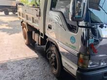 https://riyasewana.com/uploads/isuzu-custom-1997-91446201226269.jpg