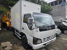 Isuzu Elf 10.5 Feet Aluminium Closed Body 2007 Lorry