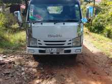Isuzu ELF 2014 Van