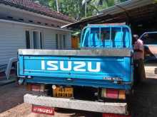 https://riyasewana.com/uploads/isuzu-elf-1982-1023022812822.jpg