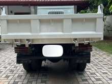 https://riyasewana.com/uploads/isuzu-elf-1995-18581912602.jpg