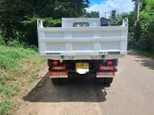 https://riyasewana.com/uploads/isuzu-elf-2000-610264512173.jpg