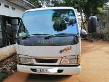 Isuzu ELF 2002 Lorry