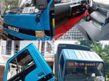https://riyasewana.com/uploads/isuzu-elf-2017245449128465.jpg