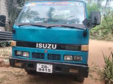 Isuzu Elf 1980 Lorry