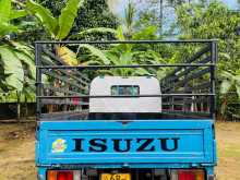 https://riyasewana.com/uploads/isuzu-elf-250-168324422652.jpg