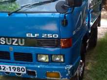 https://riyasewana.com/uploads/isuzu-elf-250-18836084063.jpg