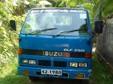 https://riyasewana.com/uploads/isuzu-elf-250-18836566995.jpg