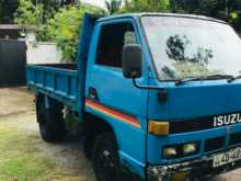 https://riyasewana.com/uploads/isuzu-elf-250-1980-215181312322.jpg