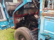 https://riyasewana.com/uploads/isuzu-elf-250-1981-1520423512883.jpg