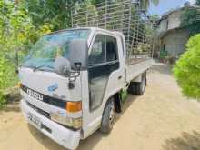 https://riyasewana.com/uploads/isuzu-elf-250-1986-1316490712322.jpg
