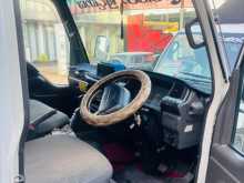 https://riyasewana.com/uploads/isuzu-elf-250-2003-313311012473.jpg