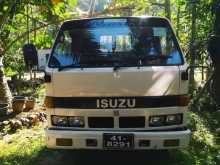 Isuzu ELF 250 1982 Lorry