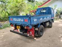 https://riyasewana.com/uploads/isuzu-elf-250-251912344752.jpg