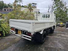 https://riyasewana.com/uploads/isuzu-elf-250-281627156172.jpg