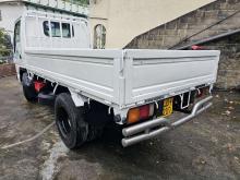 https://riyasewana.com/uploads/isuzu-elf-250-281628126906.jpg