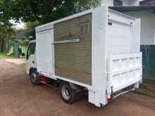 https://riyasewana.com/uploads/isuzu-elf-250-5733204382.jpg