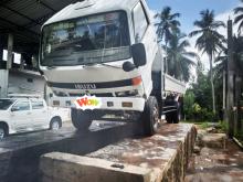 https://riyasewana.com/uploads/isuzu-elf-350-116011817932.jpg