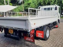 https://riyasewana.com/uploads/isuzu-elf-350-1380702475297.jpg