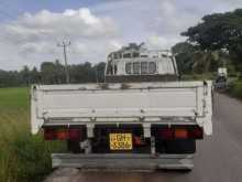 https://riyasewana.com/uploads/isuzu-elf-350-14049134432.jpg