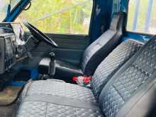 https://riyasewana.com/uploads/isuzu-elf-350-1979-814130412204.jpg