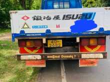 https://riyasewana.com/uploads/isuzu-elf-350-1979-814130413003.jpg