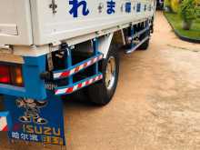 https://riyasewana.com/uploads/isuzu-elf-350-1998-215091712484.jpg