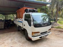Isuzu ELF 4 WHEEL 1999 Lorry