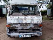 Isuzu Elf 1982 Van
