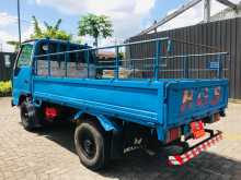 https://riyasewana.com/uploads/isuzu-elf-6170647716.jpg
