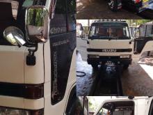 https://riyasewana.com/uploads/isuzu-elf-81236256406.jpg