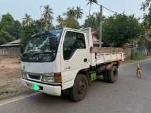 Isuzu ELF Tipper 2002 Lorry