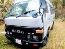 Isuzu Elf Route 1978 Van