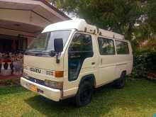 Isuzu Elf Route 1982 Van