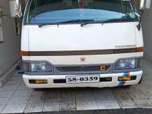 Isuzu Fargo 1990 Van