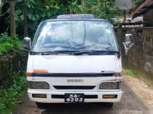 Isuzu Fargo Long 1990 Van