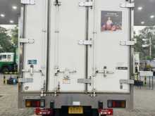 https://riyasewana.com/uploads/isuzu-freezer-truck-2018-412055712384.jpg
