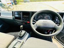 https://riyasewana.com/uploads/isuzu-freezer-truck-611042124282.jpg