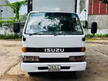 Isuzu Full Body 1988 Lorry