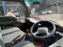 https://riyasewana.com/uploads/isuzu-full-body-520161422393.jpg