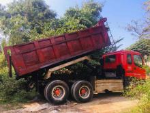 https://riyasewana.com/uploads/isuzu-giga-2120303724482.jpg