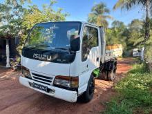 Isuzu Tipper 1980 Lorry