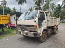 https://riyasewana.com/uploads/isuzu-isuzu-1988-206444612172.jpg
