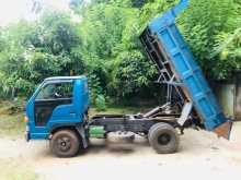 https://riyasewana.com/uploads/isuzu-isuzu-elf-111013114892.jpg
