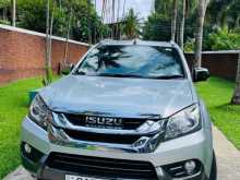 Isuzu MUX 2015 SUV