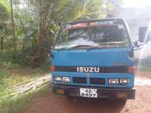 Isuzu NKR 1986 Lorry
