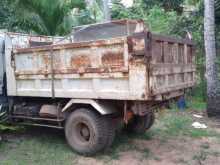 https://riyasewana.com/uploads/isuzu-juston-forward-15211426613.jpg